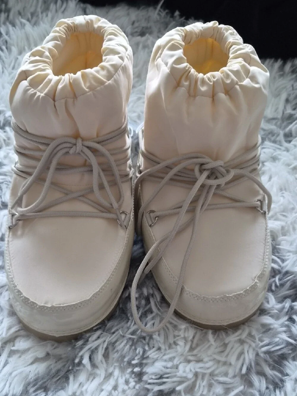 Forever 21 Cream Puffer Lace-Up Ankle Winter Boots